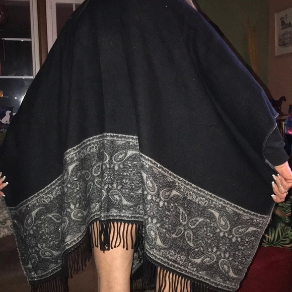 WARM shawl - Picture 2 of 7